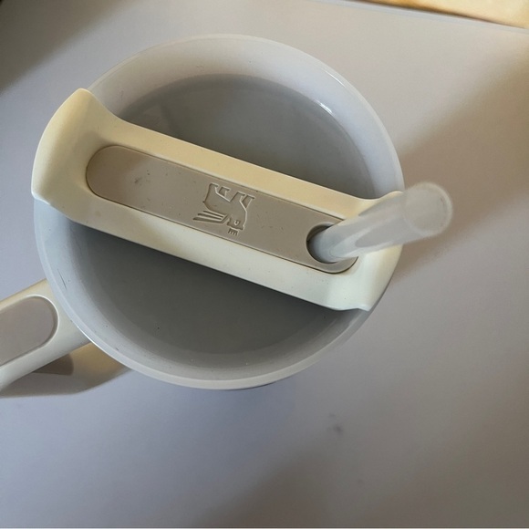 Custom Stanley Travel Mug with Animal Stickers – 40 oz Tumbler with Straw & Hand - Picture 2 of 4